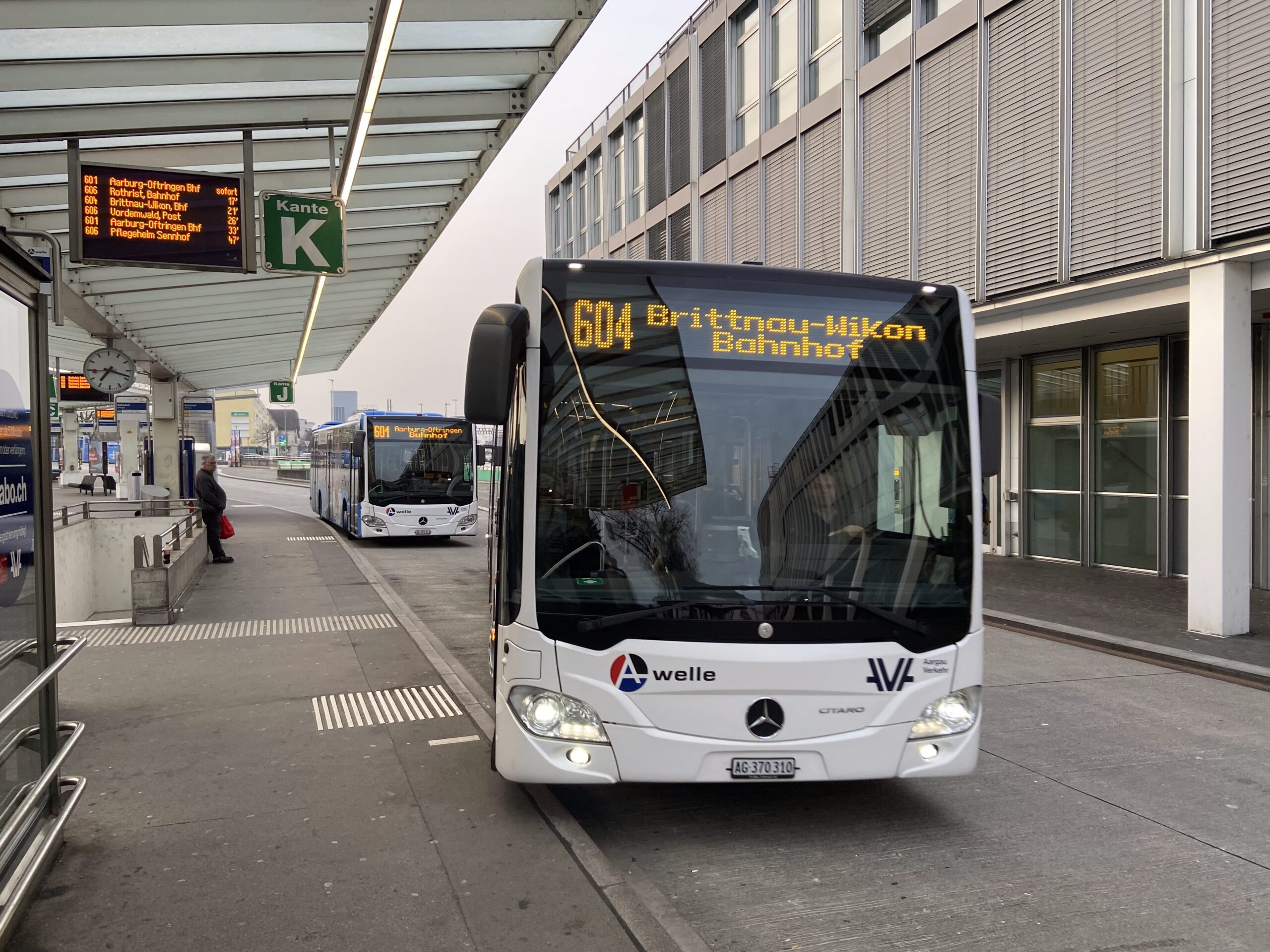 Bus der Linie 604 am Bahnhof Zofingen